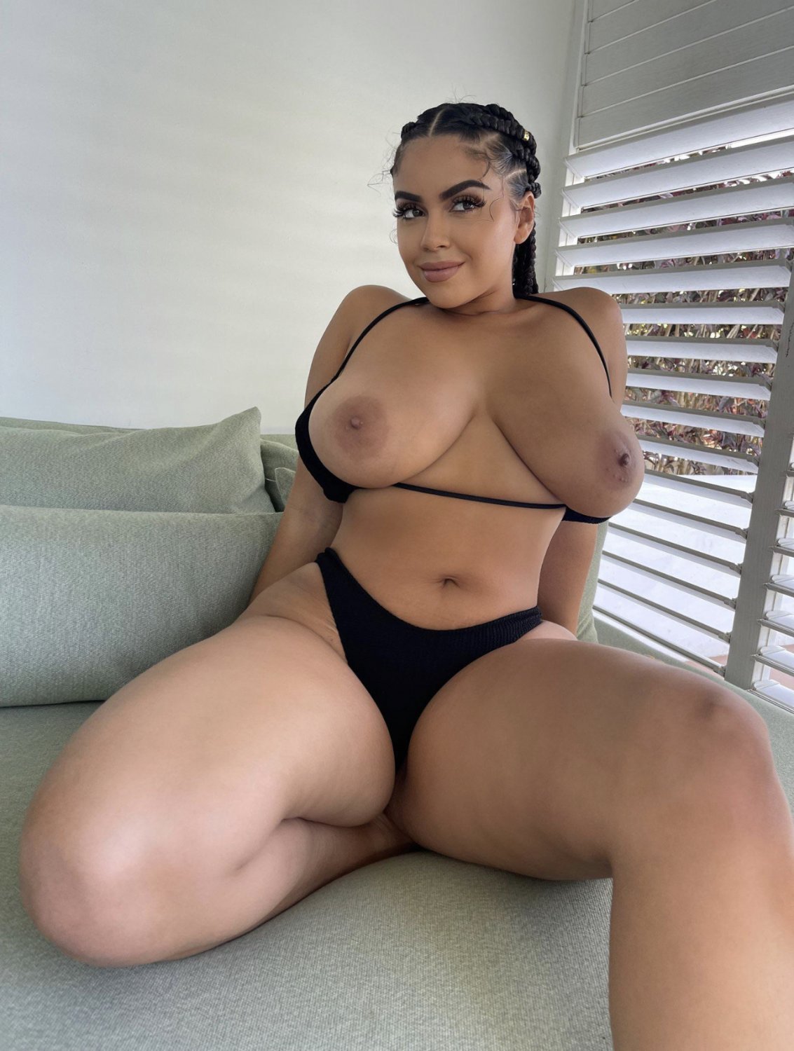 Queens Bodyrub-Unleash Your Desires with Us